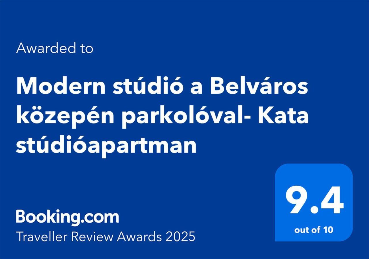 Modern Studio A Belvaros Koezepen Parkoloval- Kata Studioapartman Győr Eksteriør billede